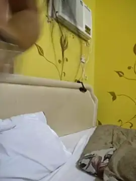 Snapshot of YayeeShow chatting on November 23, 2:27 pm YayeeShow online show from November 23, 2:27 pm