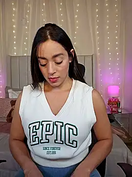 AriadnaTaylor online show from December 15, 5:52 pm