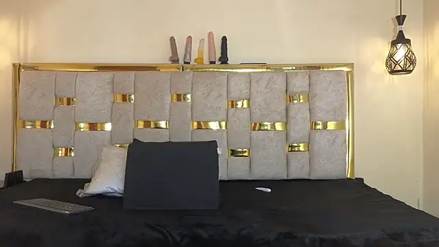 Snapshot of shantall_05 chatting on November 1, 7:19 pm shantall 05 online show from November 1, 7:19 pm