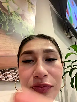 Isa Villamarin online show from October 3, 3:35 pm