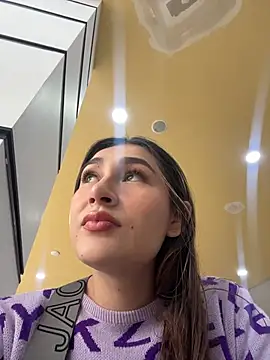 Isa Villamarin online show from October 22, 3:00 pm