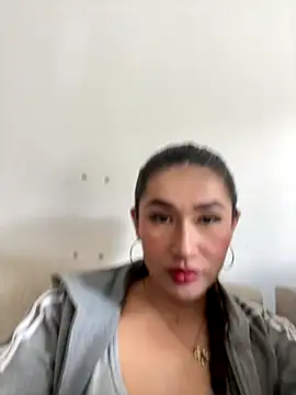 Isa Villamarin online show from September 17, 2:41 pm