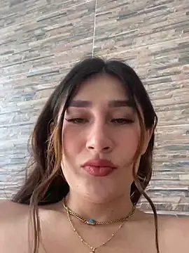 Isa Villamarin online show from October 20, 2:39 pm