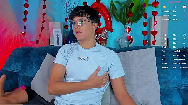 Leo Savage  online show from February 8, 4:32 am