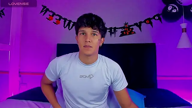 Leo Savage  online show from October 24, 3:49 am