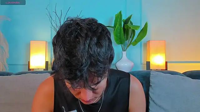 Leo Savage  online show from April 7, 4:58 am