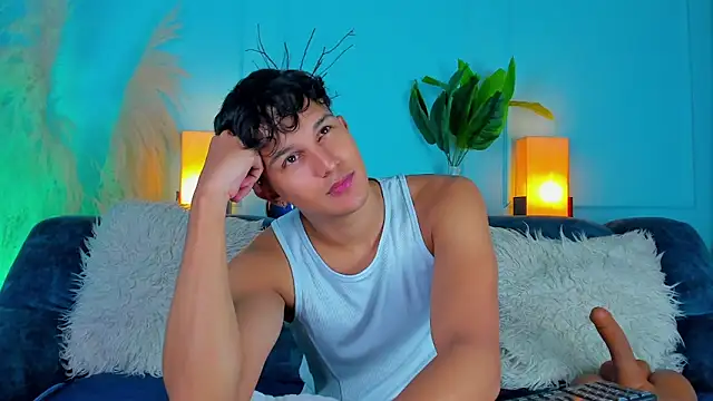 Leo Savage  online show from February 18, 3:59 am