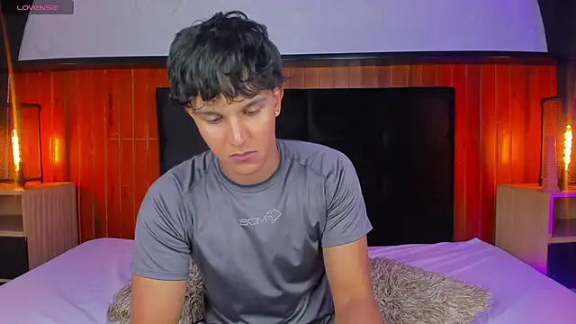Snapshot of Leo_Savage_ chatting on September 22, 8:04 pm Leo Savage online show from September 22, 8:04 pm