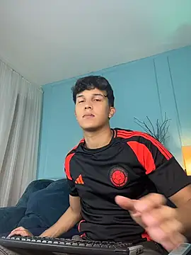 Leo Savage  online show from March 8, 3:10 am