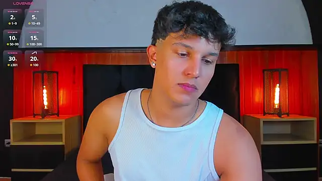 Snapshot of Leo_Savage_ chatting on June 10, 4:24 am Leo Savage online show from June 10, 4:24 am