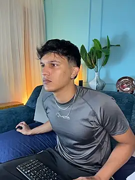 Leo Savage  online show from April 1, 4:03 am