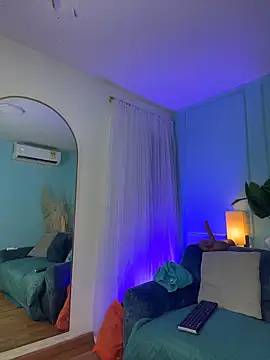 Leo Savage  online show from March 21, 3:30 am