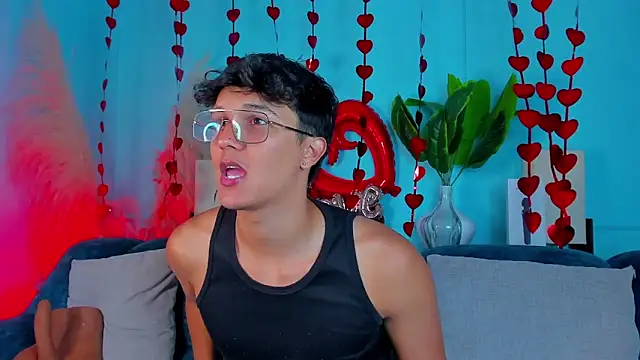 Leo Savage  online show from February 10, 3:16 am