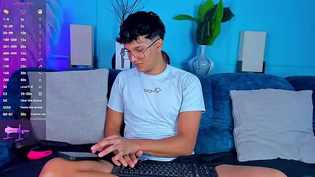 Leo Savage  online show from January 12, 3:02 am