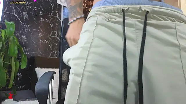 Alexander ferre online show from March 15, 1:18 pm