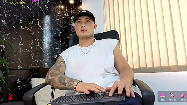 Alexander ferre online show from February 24, 6:31 pm