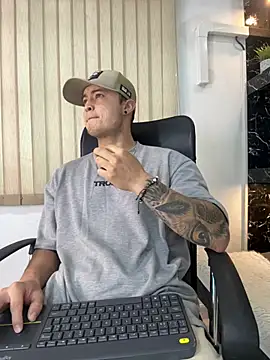 Snapshot of Alexander_ferre chatting on June 16, 12:16 pm Alexander ferre online show from June 16, 12:16 pm