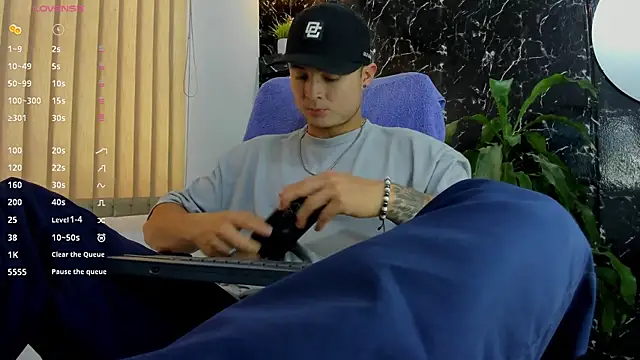 Snapshot of Alexander_ferre chatting on September 27, 6:14 pm Alexander ferre online show from September 27, 6:14 pm