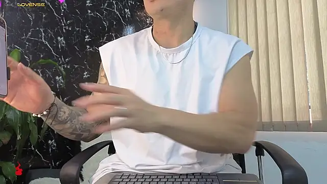 Alexander ferre online show from February 10, 1:21 pm