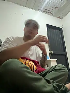 Snapshot of Alexander_ferre chatting on May 4, 4:05 am Alexander ferre online show from May 4, 4:05 am