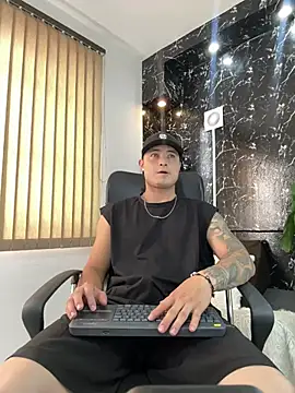 Alexander ferre online show from April 5, 1:29 pm