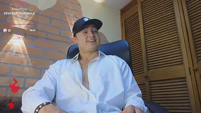 Snapshot of Alexander_ferre chatting on May 17, 3:17 am Alexander ferre online show from May 17, 3:17 am