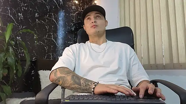 Alexander ferre online show from February 11, 1:22 pm