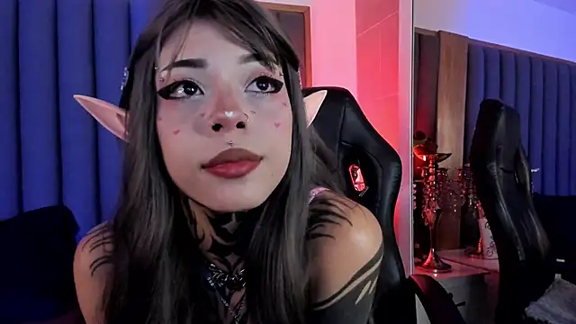 misstomie  online show from February 14, 5:35 pm