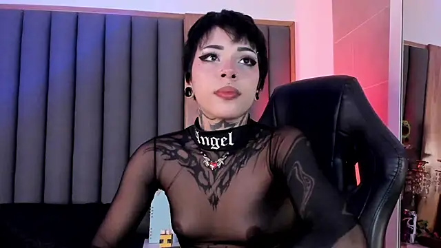 misstomie  online show from March 6, 8:48 pm