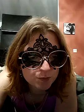 littlelesleytje online show from February 3, 7:19 pm