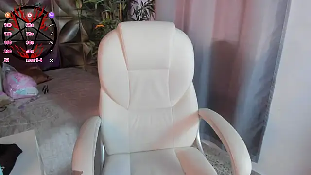 Snapshot of emily-santoss chatting on October 8, 12:39 pm emily-santoss online show from October 8, 12:39 pm