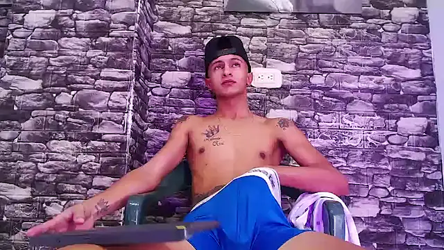 gustavo saaled19  online show from October 25, 2:39 pm