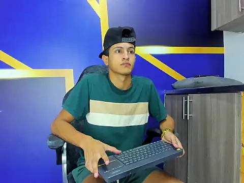 Snapshot of gustavo_saaled19_ chatting on September 17, 8:00 pm gustavo saaled19 online show from September 17, 8:00 pm
