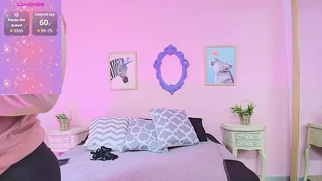 Snapshot of Nahomi_Rivera chatting on October 9, 12:49 pm Nahomi Rivera online show from October 9, 12:49 pm