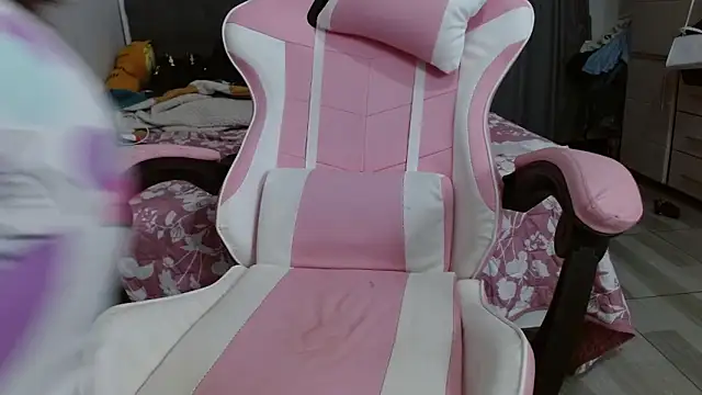 Snapshot of AntonellaCute_ab chatting on October 28, 12:22 am AntonellaCute ab online show from October 28, 12:22 am