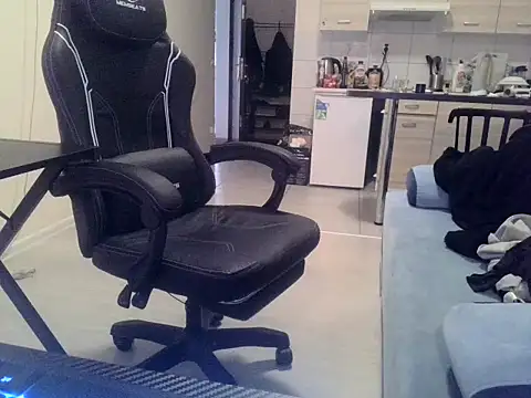 Wyrolowanyyy online show from December 20, 9:56 am