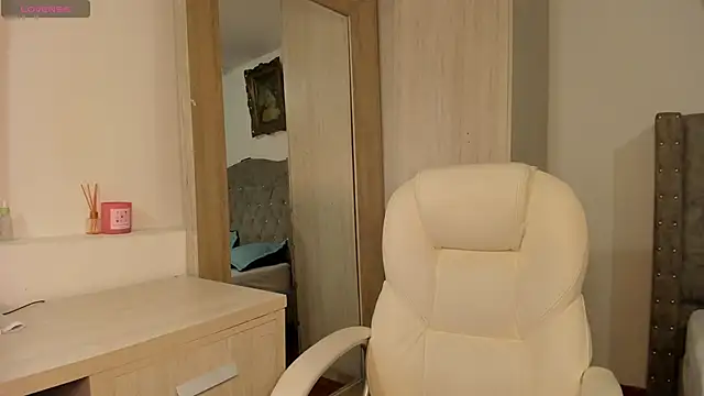 Snapshot of kata22sofia chatting on November 5, 6:55 pm kata22sofia online show from November 5, 6:55 pm