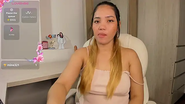 Snapshot of kata22sofia chatting on December 3, 1:54 pm kata22sofia online show from December 3, 1:54 pm