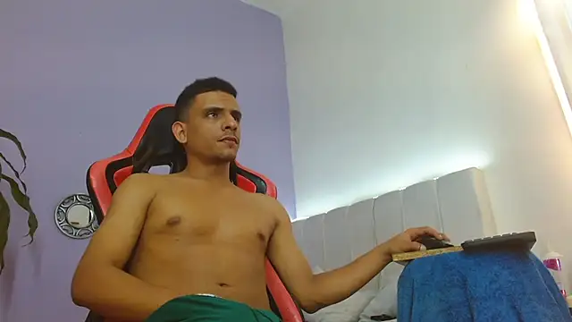  Tarekk  online show from November 11, 6:19 am