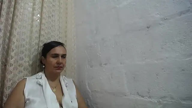 gabbyparker  online show from March 25, 9:41 am