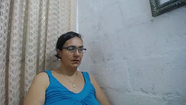 gabbyparker  online show from June 6, 7:46 am