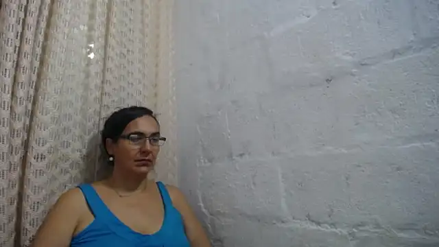 gabbyparker  online show from March 24, 9:42 am