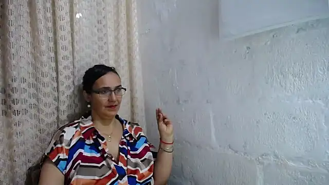 gabbyparker  online show from October 16, 10:01 am
