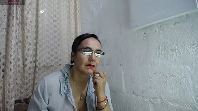 gabbyparker  online show from September 12, 9:31 am