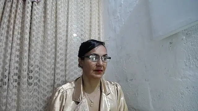 Snapshot of gabbyparker_ chatting on November 4, 9:46 am gabbyparker online show from November 4, 9:46 am