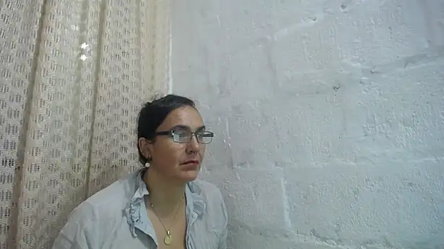 gabbyparker  online show from April 8, 8:16 am