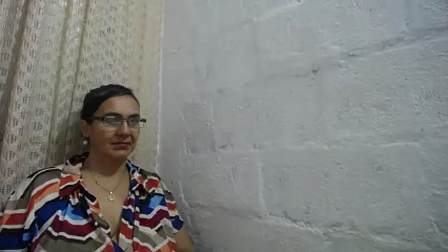 gabbyparker  online show from March 20, 9:43 am