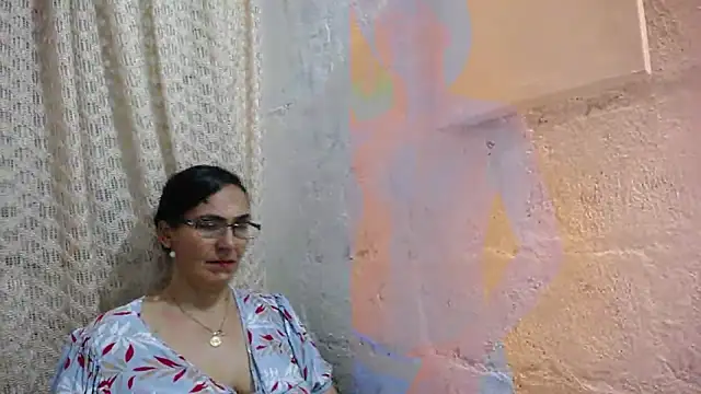gabbyparker  online show from October 4, 8:32 pm