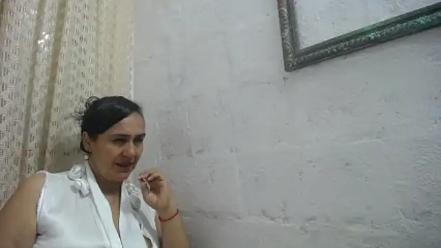 gabbyparker  online show from May 9, 9:23 am
