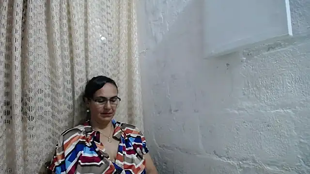 gabbyparker  online show from October 8, 8:16 am
